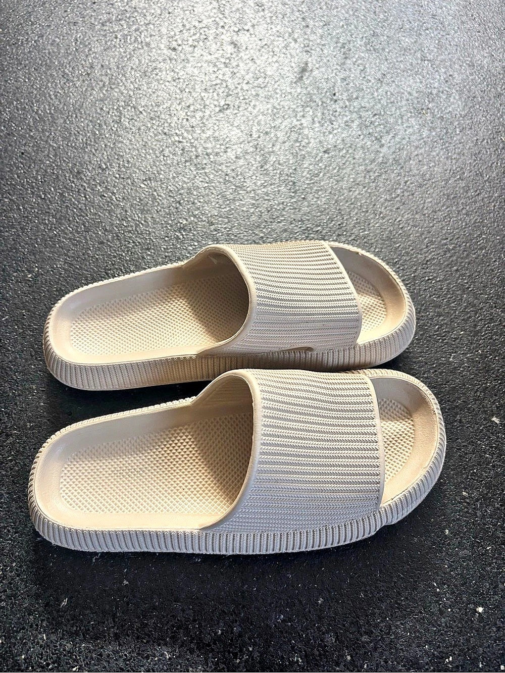 Ardene Cushionaire Feather Cloud Slide Sandals in Beige